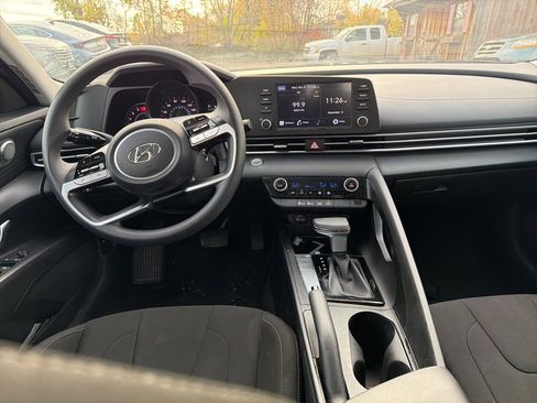 Certified 2022 Hyundai Elantra SEL FWD image 16