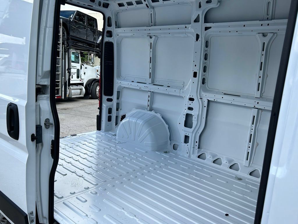New 2024 RAM ProMaster 2500 w/ Upfitter's Prep Package FWD image 30