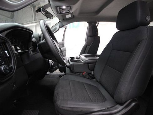 Used 2020 Chevrolet Silverado 1500 Custom w/ Custom Value Package image 12