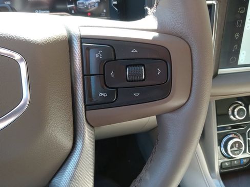 Used 2023 GMC Yukon XL Denali w/ Denali Reserve Package AWD/4WD image 22