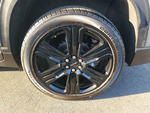 Used 2025 GMC Acadia Elevation w/ Black Edition image 5