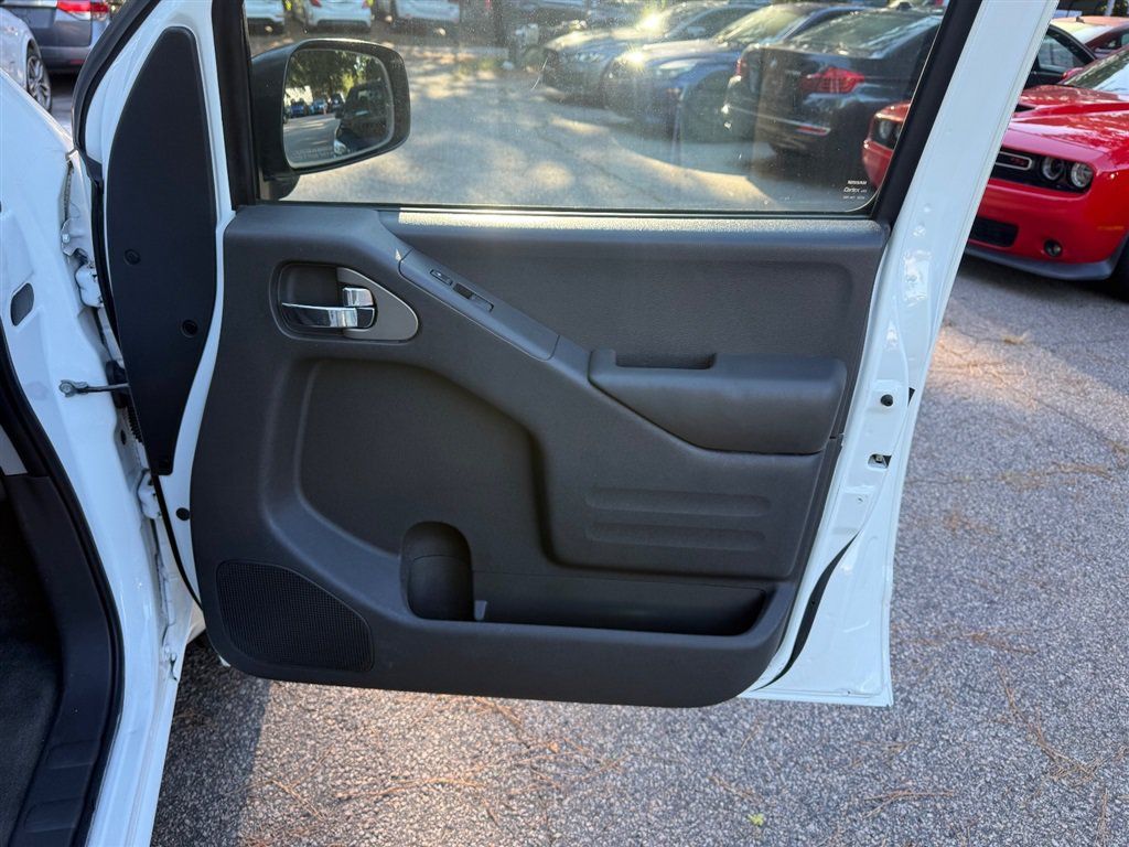 Used 2018 Nissan Frontier SV AWD/4WD image 15