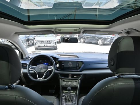 Used 2022 Volkswagen Taos SE image 20