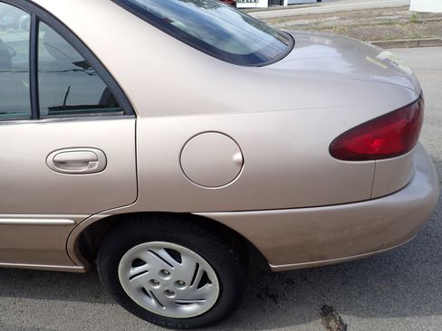 Used 1997 Ford Escort LX image 17