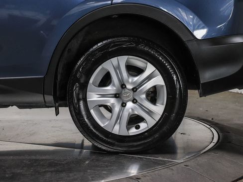 Used 2014 Toyota RAV4 LE FWD image 10