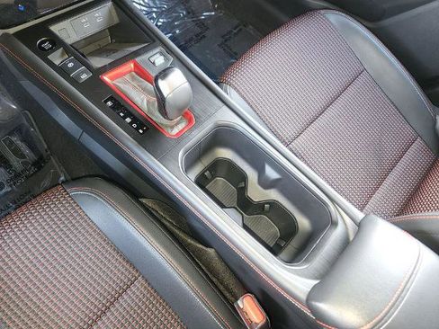 Certified 2025 Nissan Kicks SR image 22