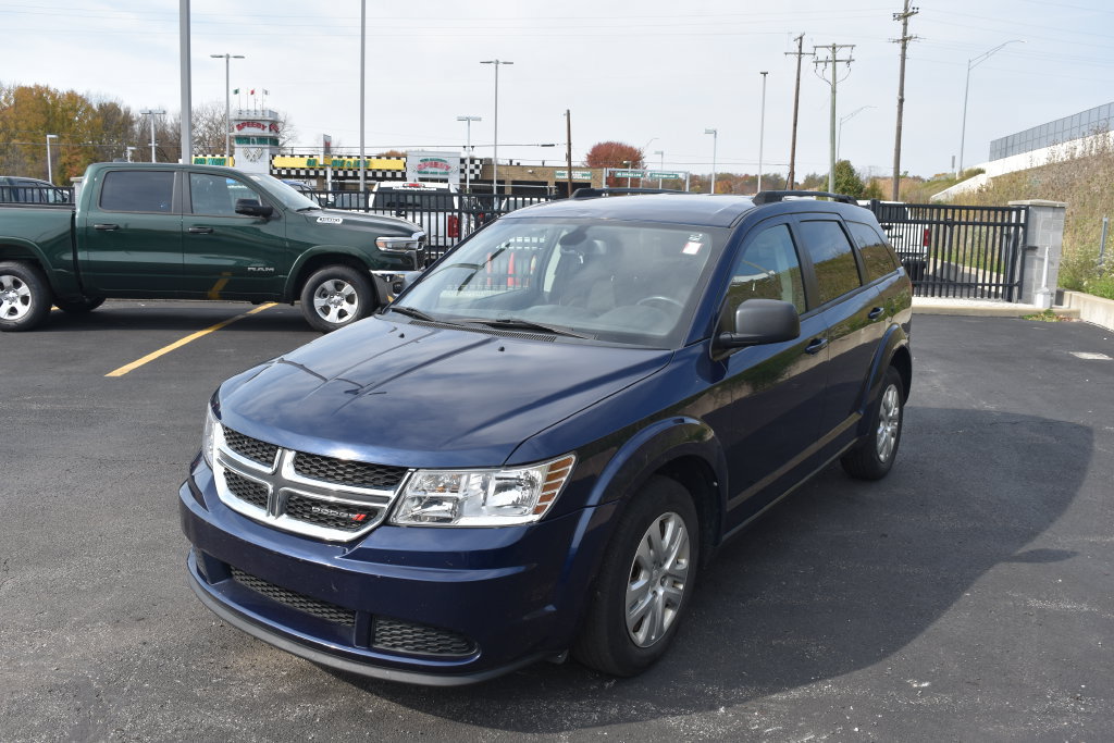 Used 2018 Dodge Journey SE w/ Connectivity Group FWD image 3