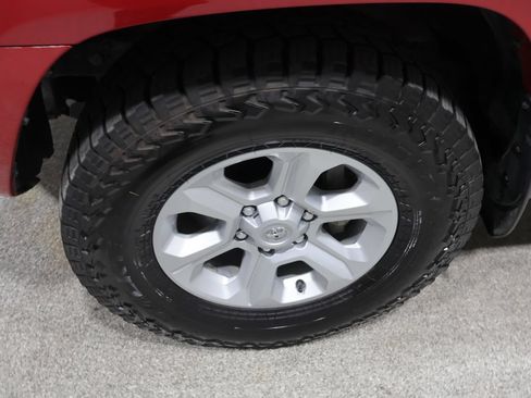 Used 2024 Toyota 4Runner SR5 AWD/4WD image 9