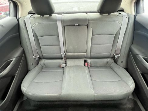 Used 2017 Chevrolet Cruze LT FWD image 33