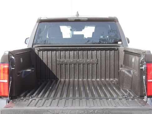 Certified 2026 Toyota Tacoma SR5 AWD/4WD image 8