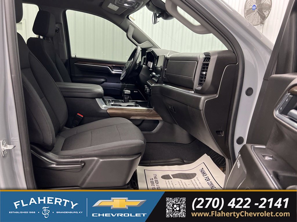 Used 2025 Chevrolet Silverado 1500 RST AWD/4WD image 15