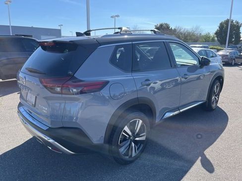 Used 2021 Nissan Rogue Platinum image 5