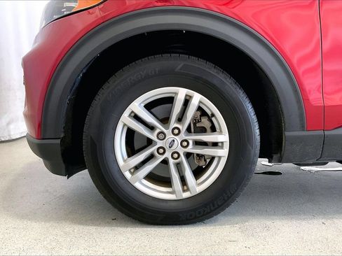 Used 2023 Ford Explorer XLT RWD image 6
