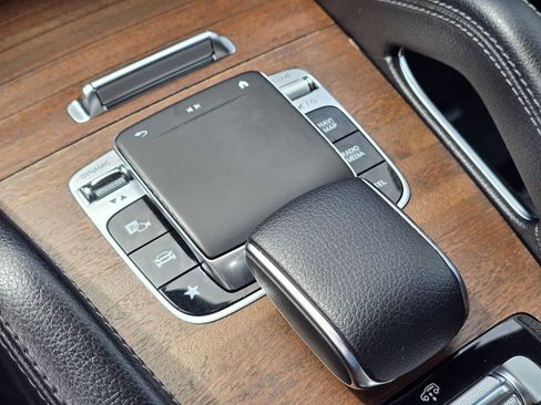 Used 2020 Mercedes-Benz GLE 580 4MATIC image 35