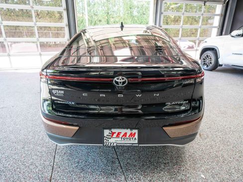 Used 2023 Toyota Crown Platinum AWD/4WD image 3