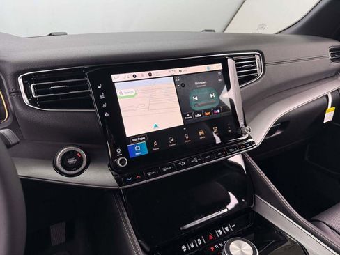 New 2025 Jeep Wagoneer L Series II w/ Premium Group I image 37