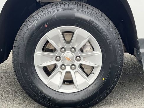 Used 2025 Chevrolet Silverado 1500 LT AWD/4WD image 25