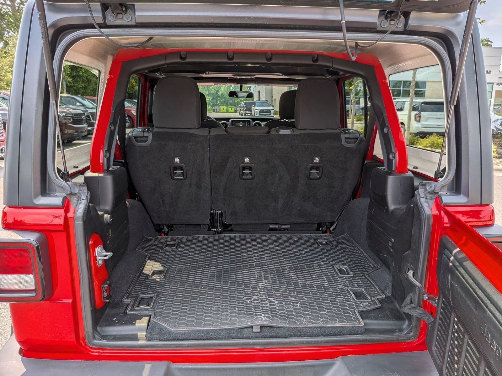 Used 2018 Jeep Wrangler Unlimited Sport S AWD/4WD image 29