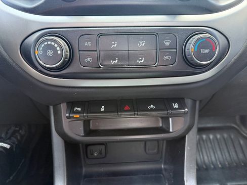 Used 2022 Chevrolet Colorado LT w/ Fleet Safety Package RWD image 24