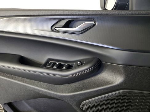 Used 2025 Jeep Grand Cherokee Laredo X image 28