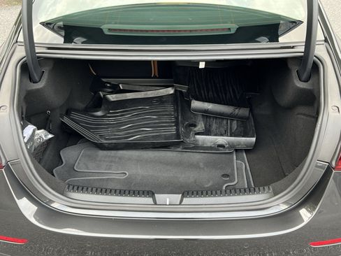 Used 2025 Mercedes-Benz E 350 4MATIC Sedan image 31