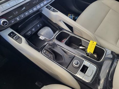 Certified 2024 Kia Telluride S w/ S Sunroof Package FWD image 18