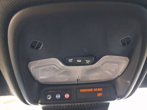 Used 2024 GMC Canyon AT4 w/ Canyon Safety Plus Package AWD/4WD image 8