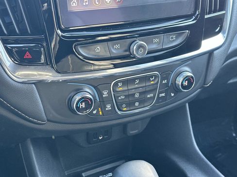 Certified 2023 Chevrolet Traverse LT w/ Rear Camera Mirror Package image 30