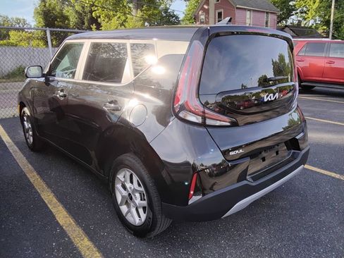 Used 2025 Kia Soul S FWD image 6