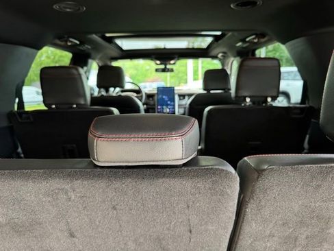 Used 2024 Ford Expedition Limited AWD/4WD image 36