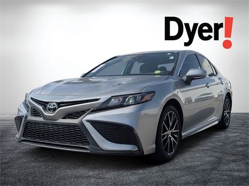 Used 2024 Toyota Camry SE image 8