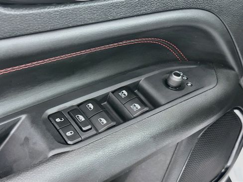 Used 2025 Jeep Compass Trailhawk AWD/4WD image 15