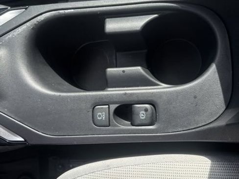 Used 2025 Toyota Corolla LE image 28