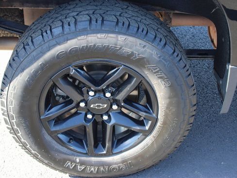 Used 2020 Chevrolet Silverado 1500 LT Trail Boss AWD/4WD image 25