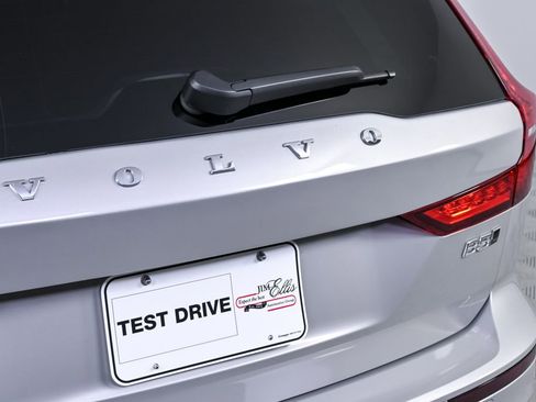 Certified 2025 Volvo V60 B5 Cross Country Plus image 37