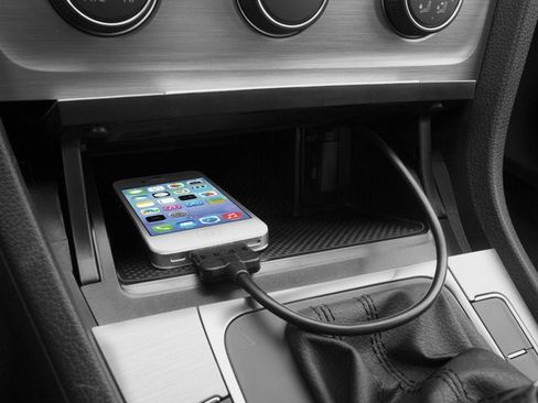 Used 2016 Volkswagen Golf S image 19