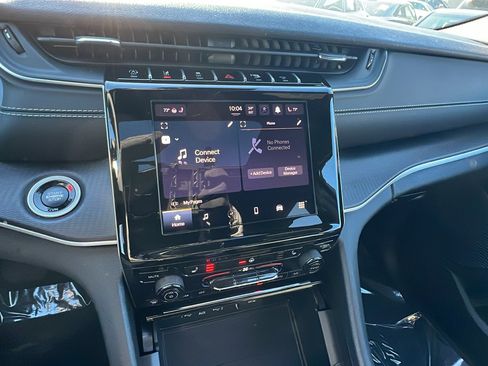 Used 2025 Jeep Grand Cherokee L Altitude image 33