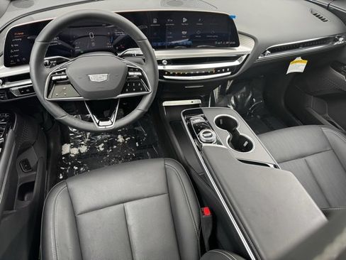New 2025 Cadillac Lyriq Luxury image 11