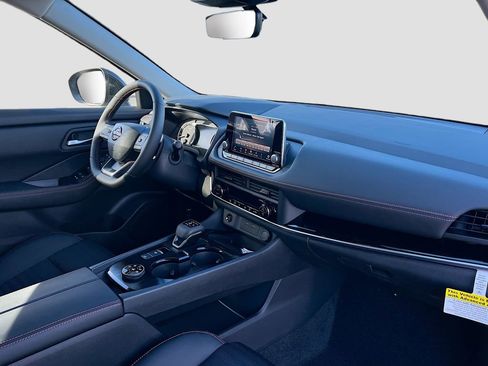 New 2026 Nissan Rogue SV image 27