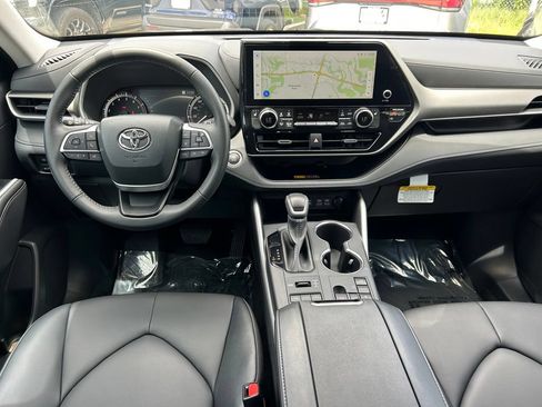 Used 2026 Toyota Highlander XLE AWD/4WD image 19