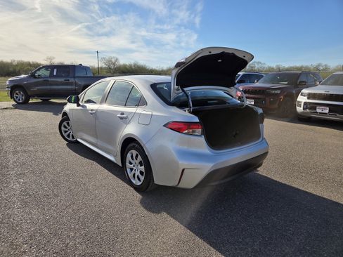 Used 2023 Toyota Corolla LE image 23