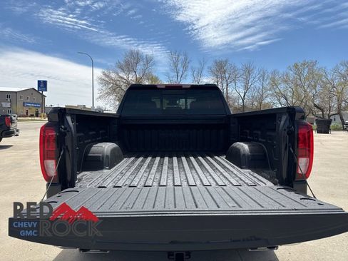 New 2025 GMC Sierra 1500 SLE image 14