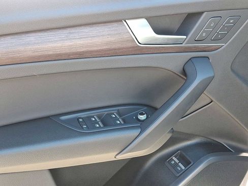 Certified 2024 Audi Q5 e Premium w/ Convenience Package image 10