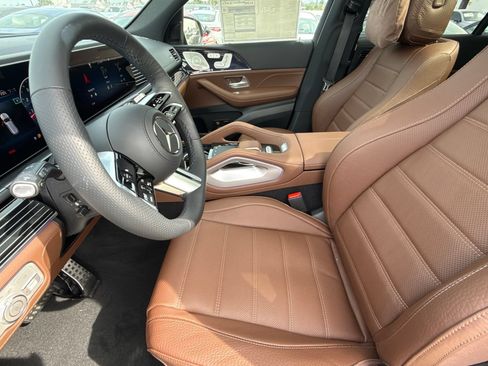 New 2026 Mercedes-Benz GLS 580 4MATIC image 17