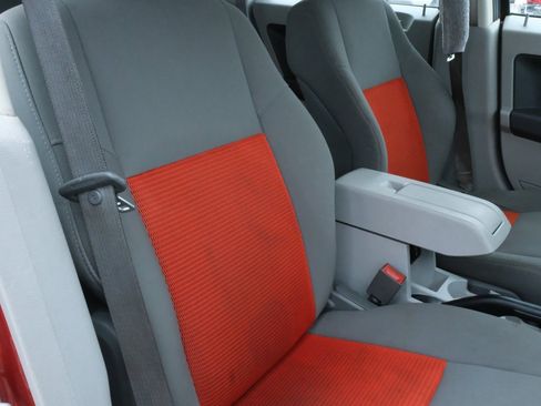 Used 2007 Dodge Caliber SXT image 28