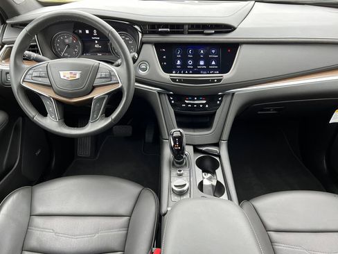 Certified 2023 Cadillac XT5 Premium Luxury w/ Platinum Package AWD/4WD image 2
