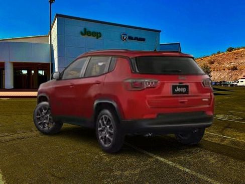 New 2026 Jeep Compass Latitude image 6
