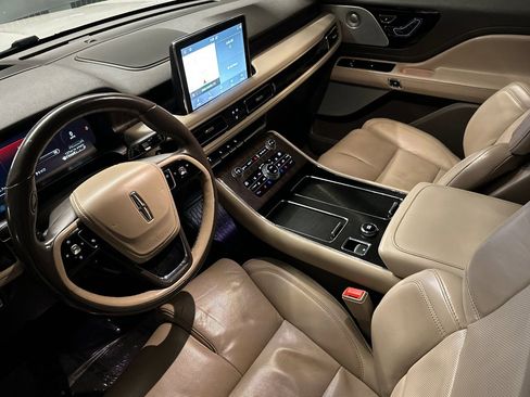 Used 2020 Lincoln Aviator Reserve w/ Equipment Group 202A image 10