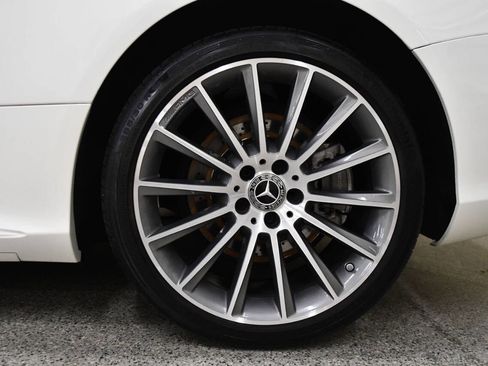 Used 2017 Mercedes-Benz SL 550 image 34