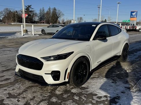 Certified 2025 Ford Mustang Mach-E GT image 33